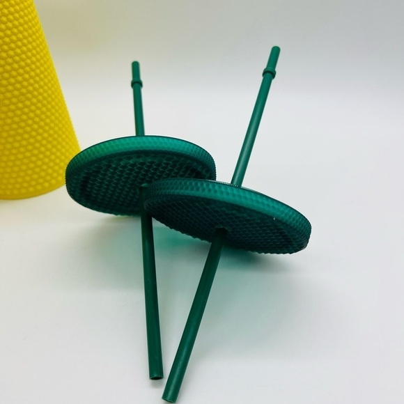 STARBUCKS SET OF 2 YELLOW & GREEN DRINK HOLDER WITH STRAW AND LID 20 OZ - Picture 9 of 14